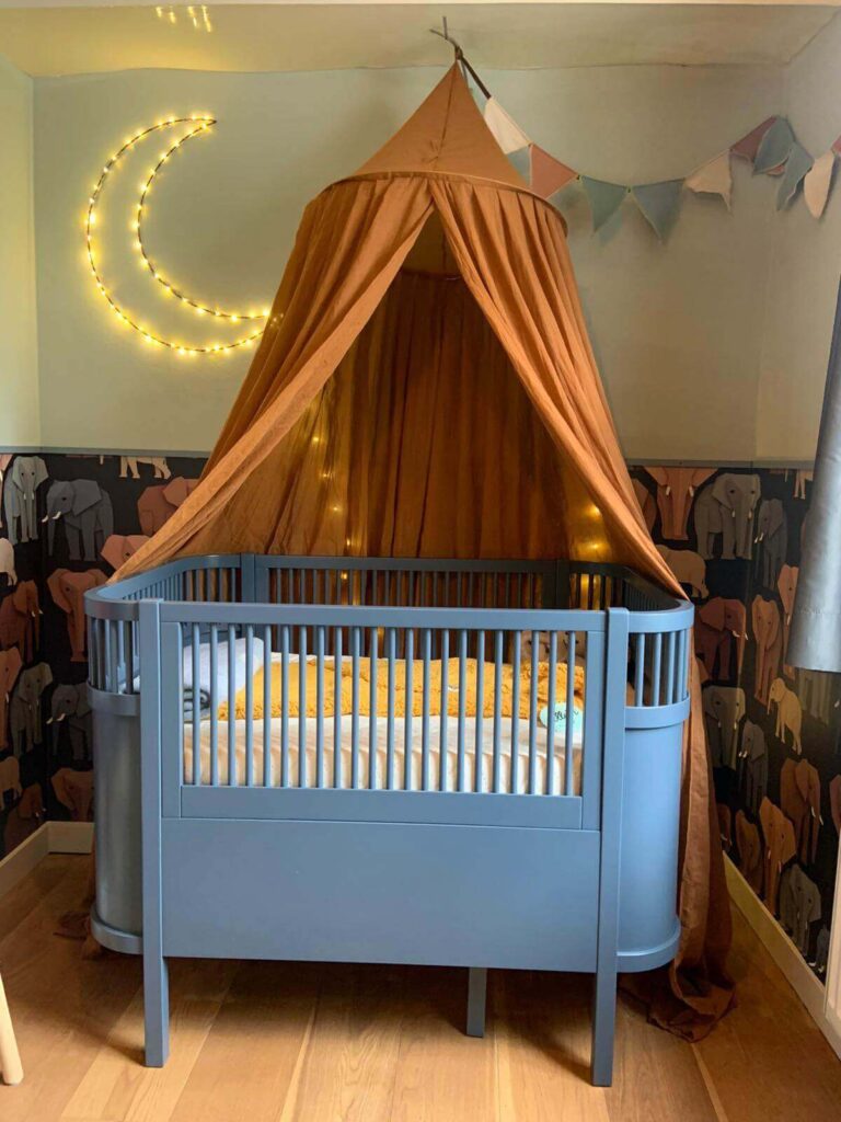 Resultaat van het interieurontwerp dat ik maakte van een babykamer met ledikant in Amsterdam